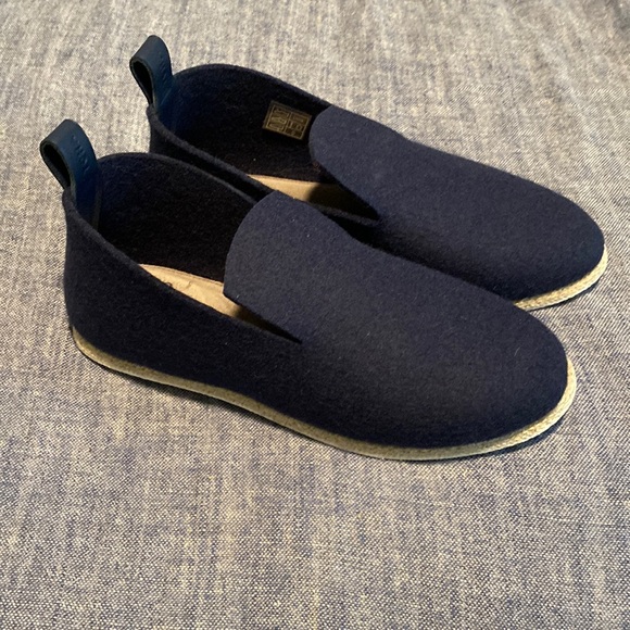 Serena & Lily French Felt Slippers Size 8.5-EU-40 Navy NWT-in box - Picture 2 of 11